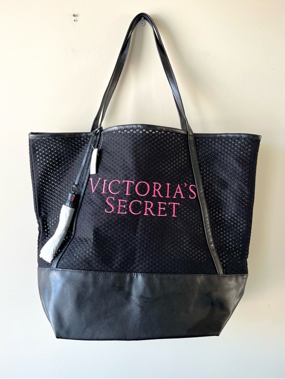 NWT Victoria's Secret Large Black Mesh Tote w Hot Pink Embroidered Logo Script
